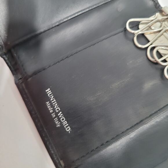 Hunting World Key Case Hooks Holder Wallet Logo Black Trifold Leather Italian - Picture 4 of 9